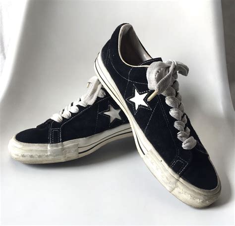 kurt cobain chuck taylors